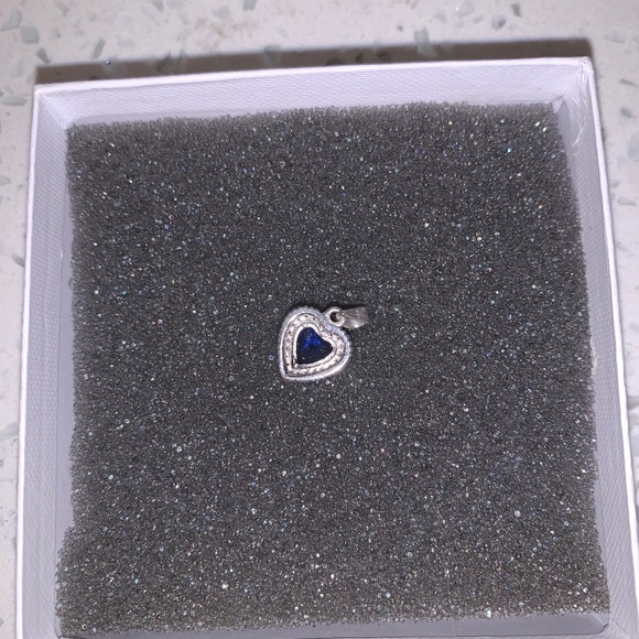 Titanic Heart Of The Ocean-inspired Simulated Blue Sapphire & White CZ Pendant - Picture 3 of 3